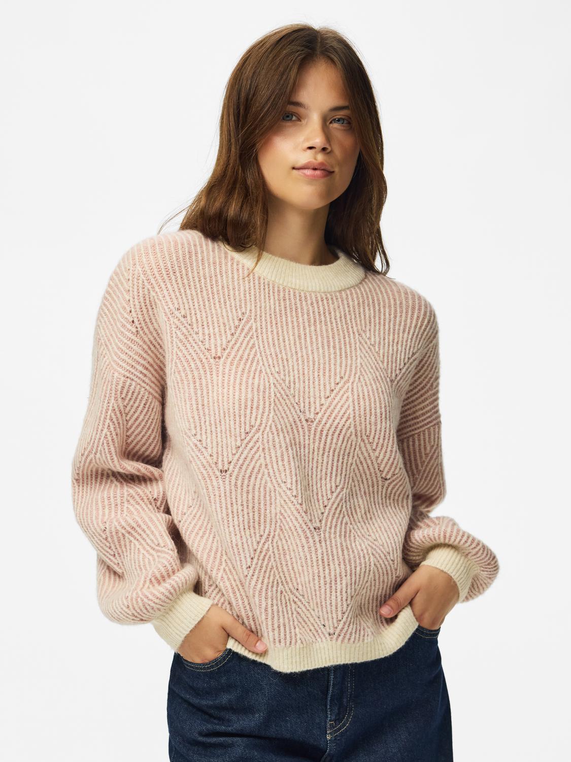 model_shot-front